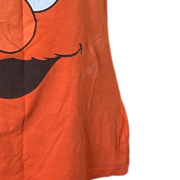 5/25$ ✨ orange Sesame Street Tee’s - Picture 6 of 6